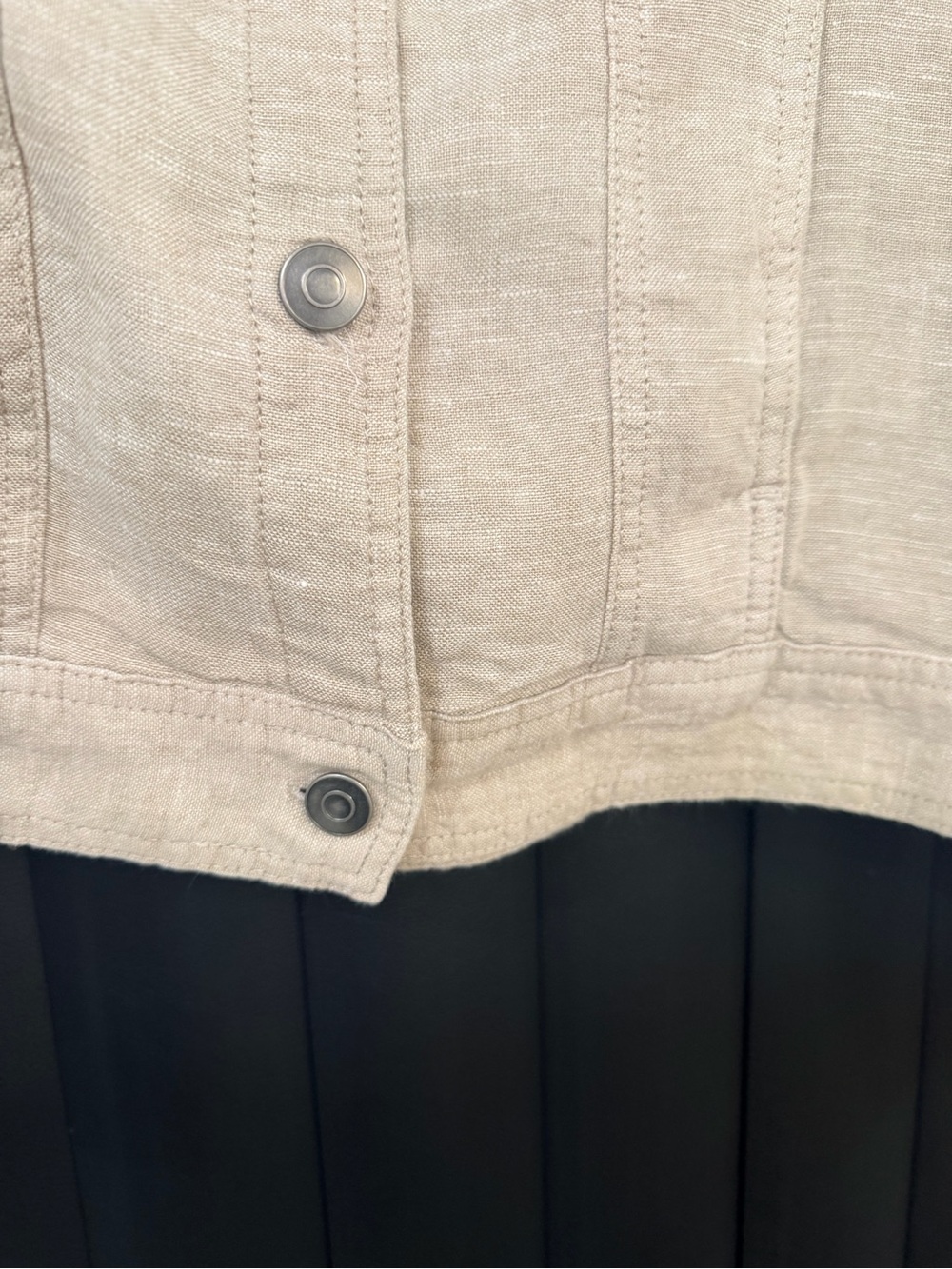 Jones & Co Jones New York - Large - 100% Linen Jean Jacket in Neutral Beige. - Picture 9 of 12